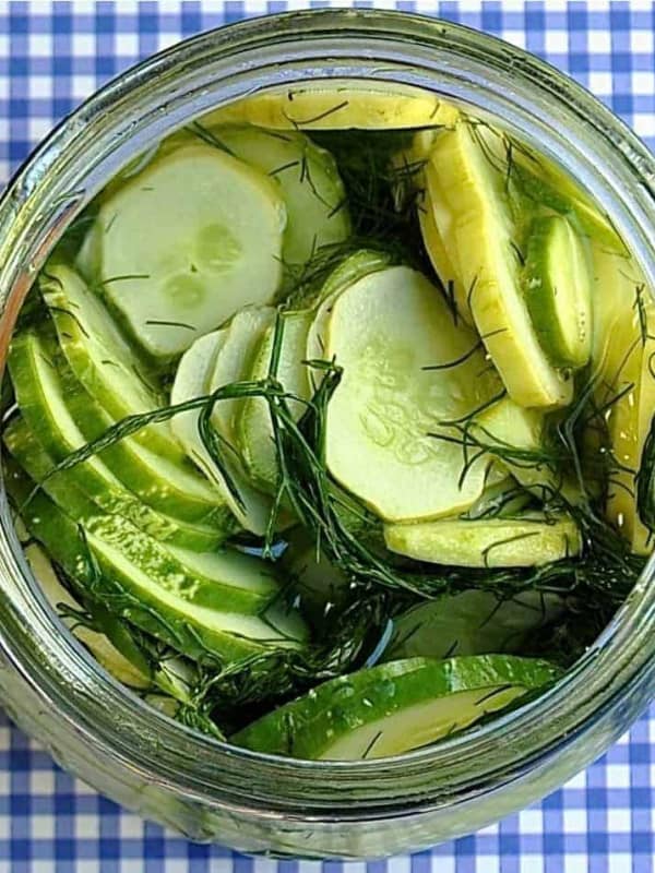 You can make these easy dill lovers refrigerator pickles in just 10 minutes! You don't even need to turn on the stove.