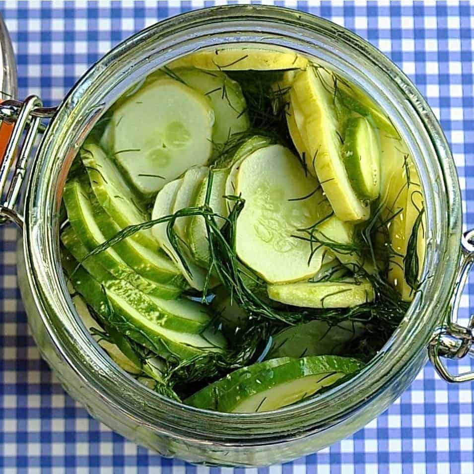 You can make these easy dill lovers refrigerator pickles in just 10 minutes! You don't even need to turn on the stove.