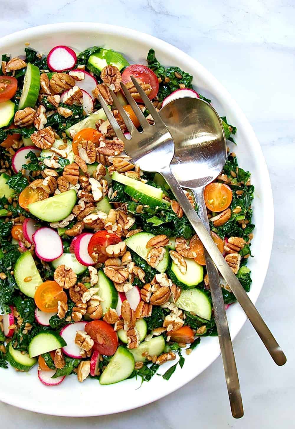 Farro Salad with Raw Vegetables and Pecans