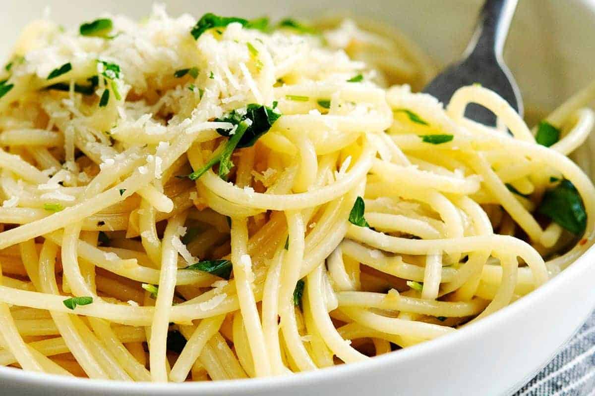 lemon garlic pasta served