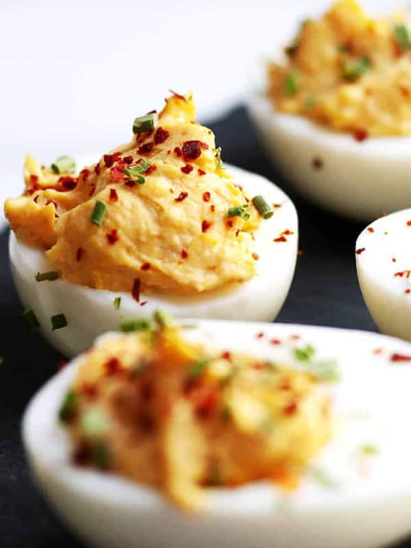 Spicy-Deviled-Eggs-Served-on-slate