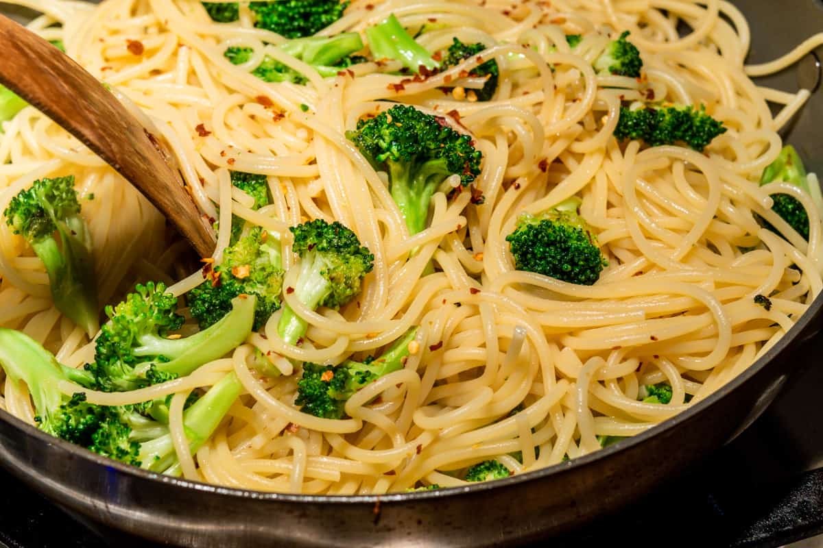 broccoli pasta ready to serve.