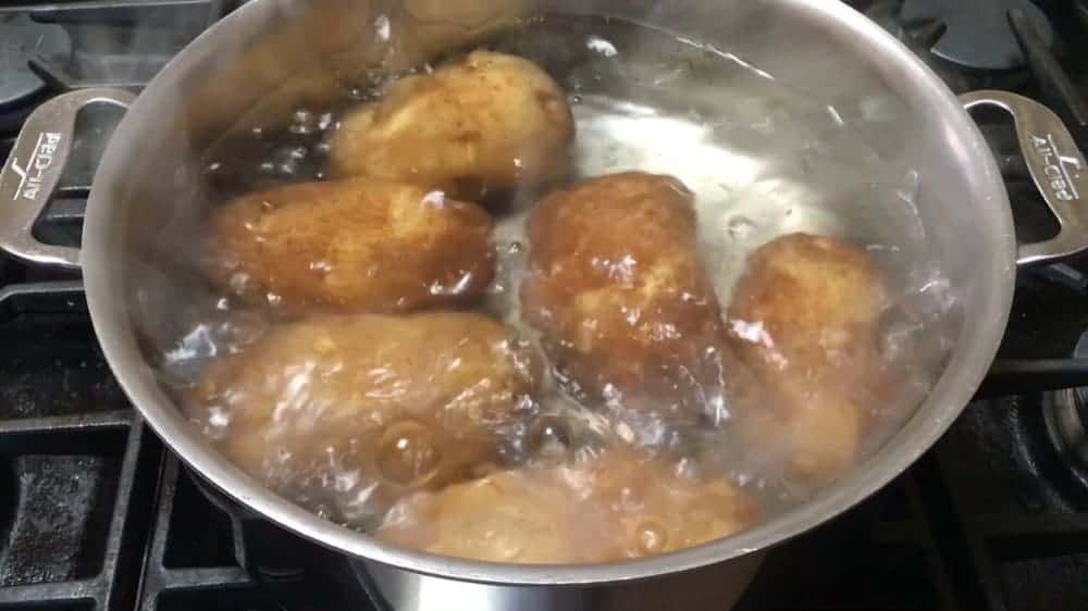 par boiling potatoes